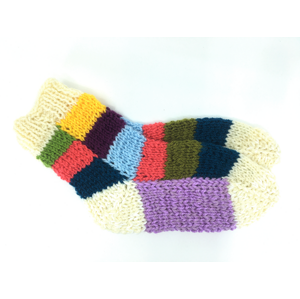 Ponožky od Magdy Ručně pletené veselé ponožky vel. 31-34 Barva: bílá-fialová